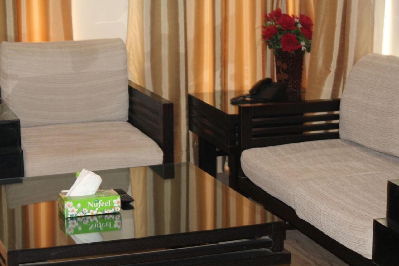 Hotel Vipul Grand Gurgaon Exterior photo